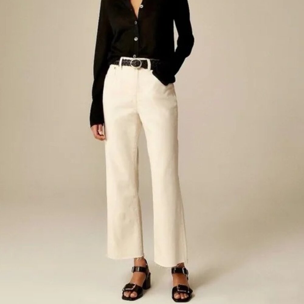 J. Crew Petite mid-rise relaxed kickout jean Size 26 Petite